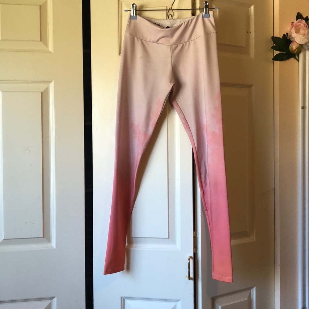 White to pink ombré leggings